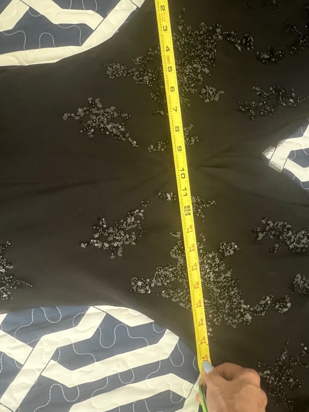 Zara Black Midi Dress
EMBROIDERED SEQUIN MIDI Dress CW Collection - Picture 13 of 13
